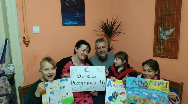 В Одессе семья пленного моряка отметила его день рождения