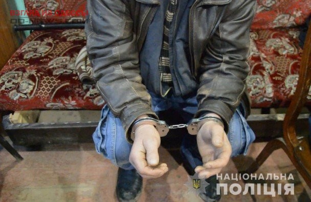 В Одесской области мужчина при помощи топора разобрался с обидчиком