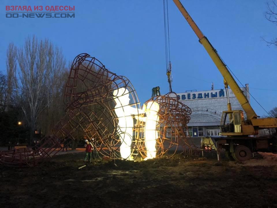 В Одессе у кинотетара на Котовского установлен новый арт-объект