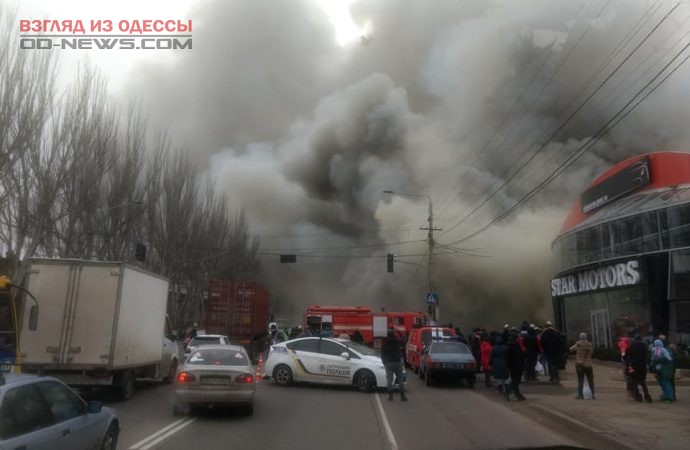 В Одессе горит отделение «Новой почты»
