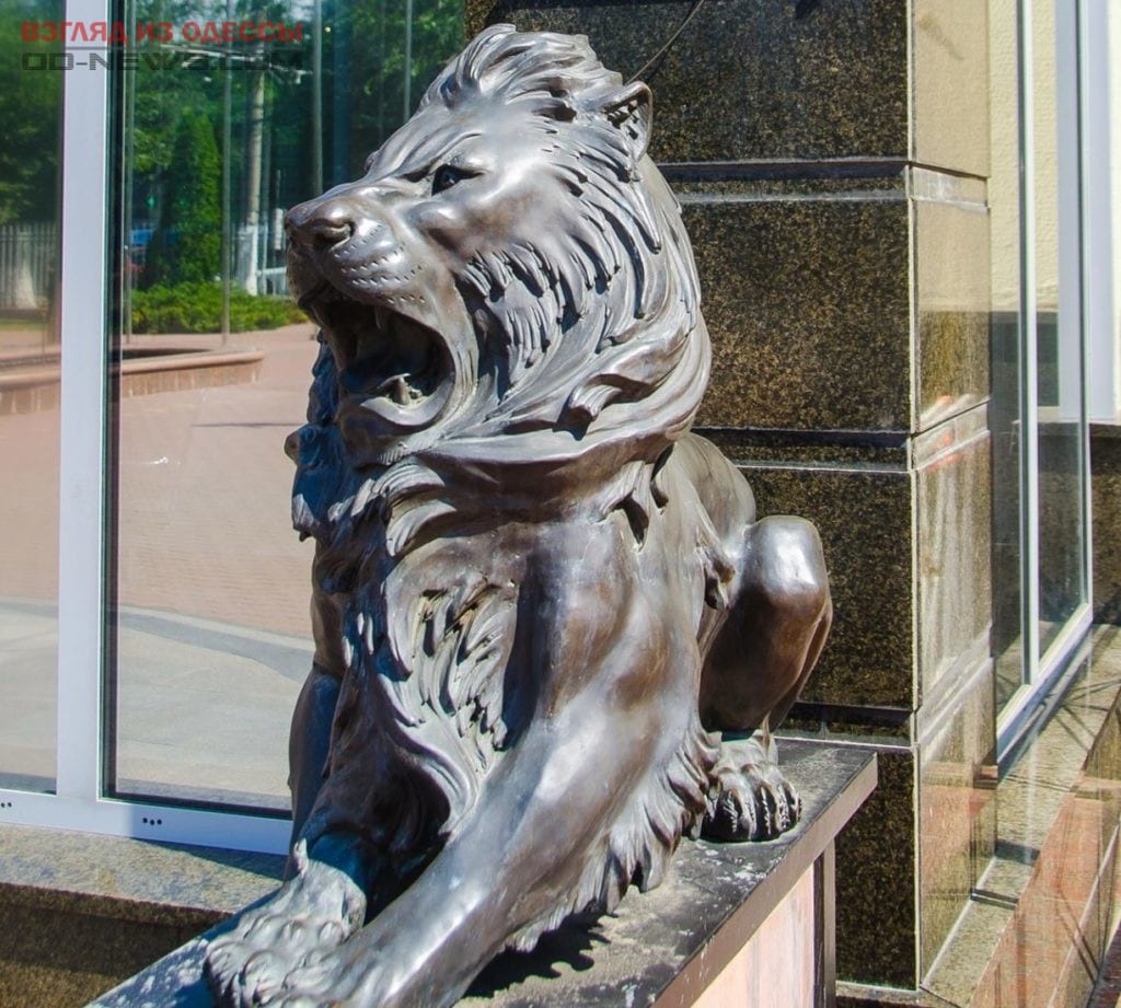 В Одессе похитили скульптуры львов