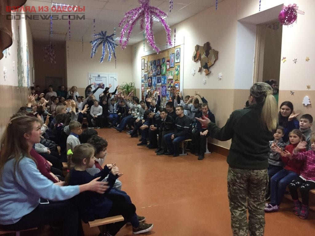 Особенных детей посетили в Одессе курсанты военной академии
