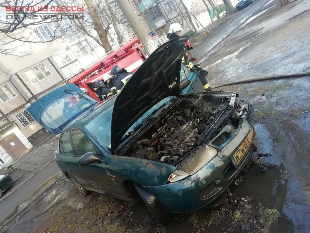 В Одессе утром горел автомобиль