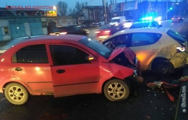 В Одессе женщина пострадала от столкновения с вылетевшим на встречку авто