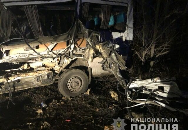 Под Одессой произошла крупная авария с участием маршрутки: есть погибшие пассажиры
