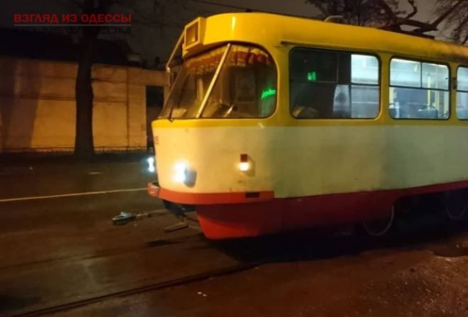 В Одессе под трамвай попал мужчина