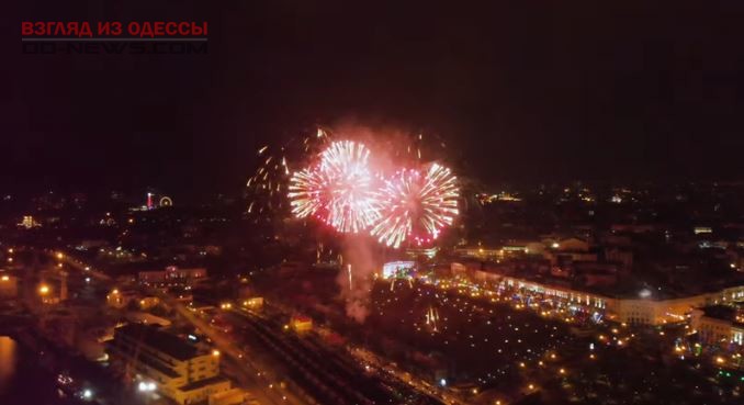Новогодний салют в Одессе показали с высоты птичьего полёта