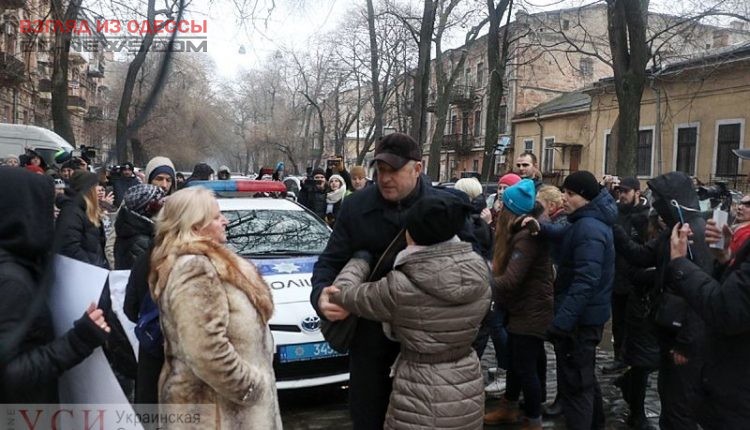 В Одессе полицейских, действовавших на акции протеста, ожидают проверки