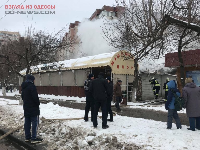 В Одессе горела шашлычная, долго не могли справиться с огнем