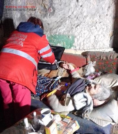 В Одессе медики нашли пенсионерку на развалинах квартиры