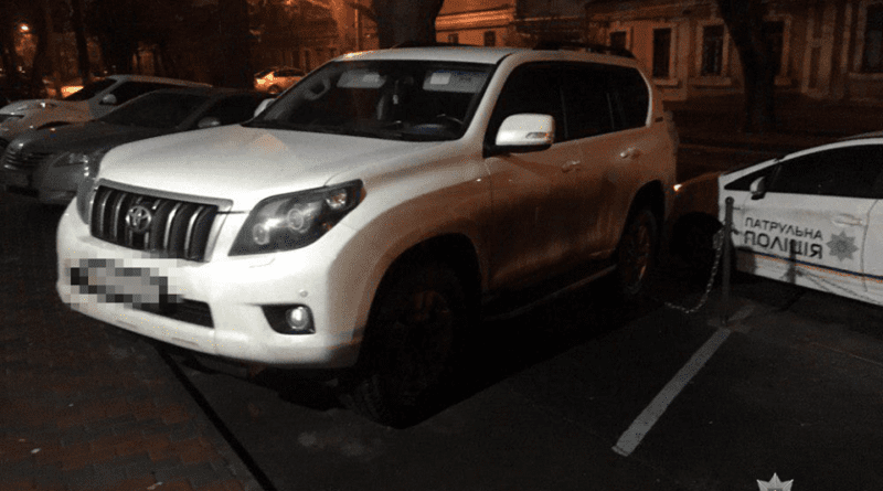 Одесские автоворы попались на угоне представительского автомобиля