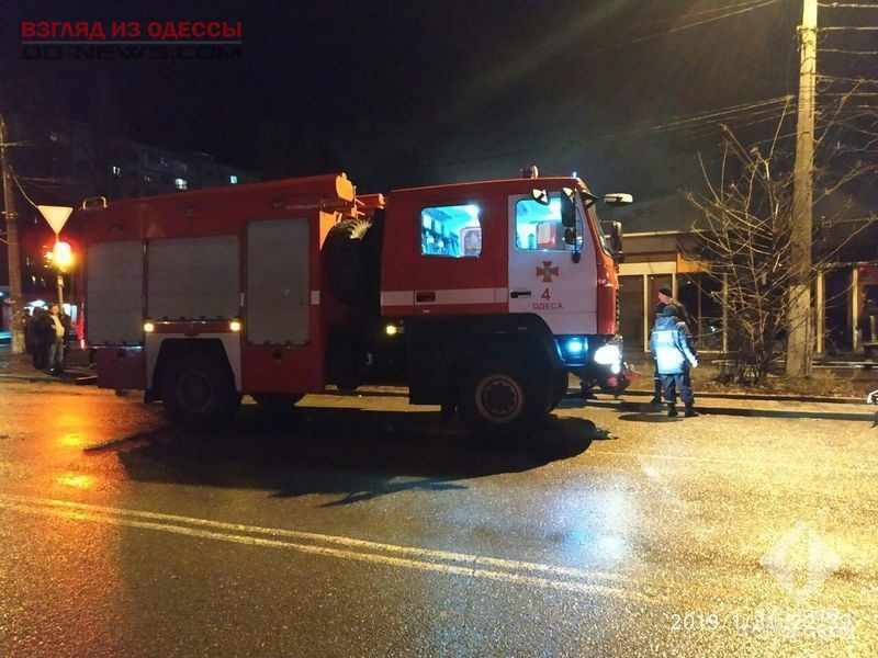 В Одессе на поселке Котовского выгорел торговый павильон