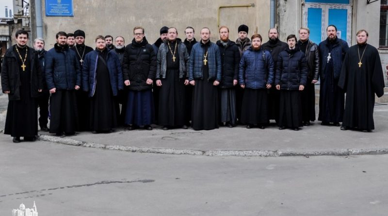 Одесские священнослужители поспешили на помощь тяжелобольным малышам
