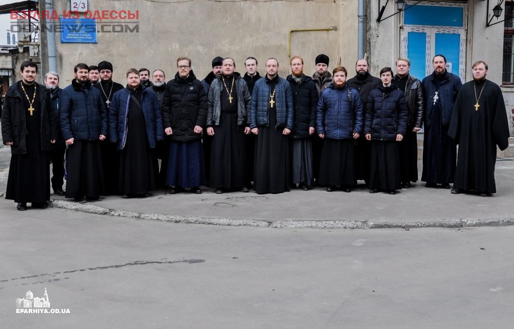 Одесские священнослужители поспешили на помощь тяжелобольным малышам