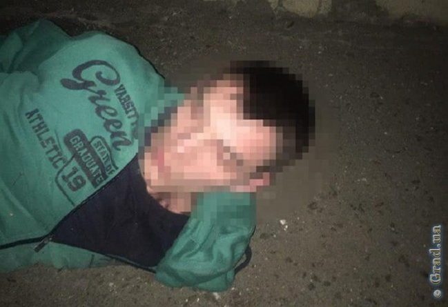 В Одессе ночью ограбили двух мужчин