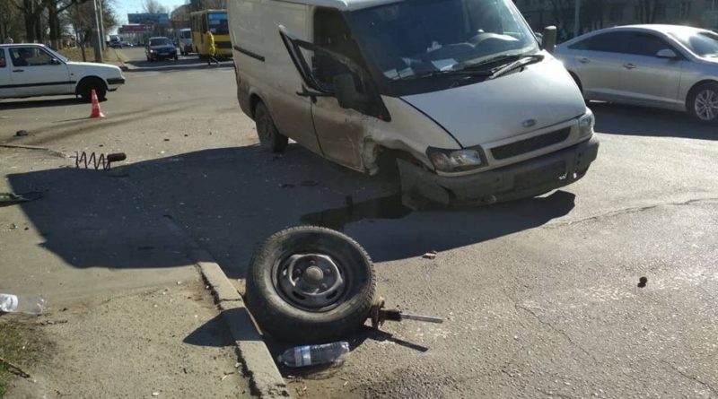 В Одессе в результате неудачного разворота пострадали несколько авто