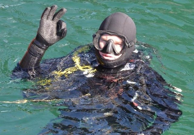 В Одессе водолазы ВМС Украины провели учения в холодном море