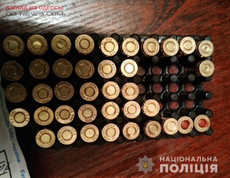 В Одесской области мужчина угрожал приятелю оружием