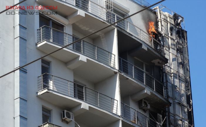 В Одессе в многоэтажке тушили пожар