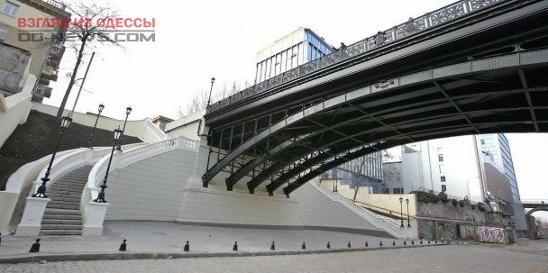 В Одессе вандалы испортили внешний вид моста Коцебу