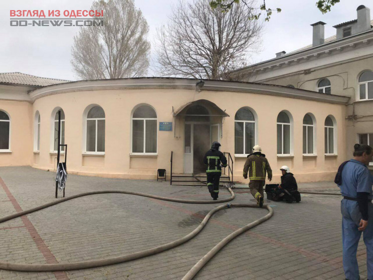 В одной из одесских школ горела раздевалка: как быстро погасили огонь?