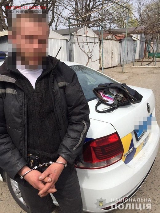 В спальном районе Одессы задержали грабителя