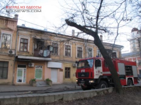 В Одессе горела квартира: пришлось срочно эвакуировать местных жителей