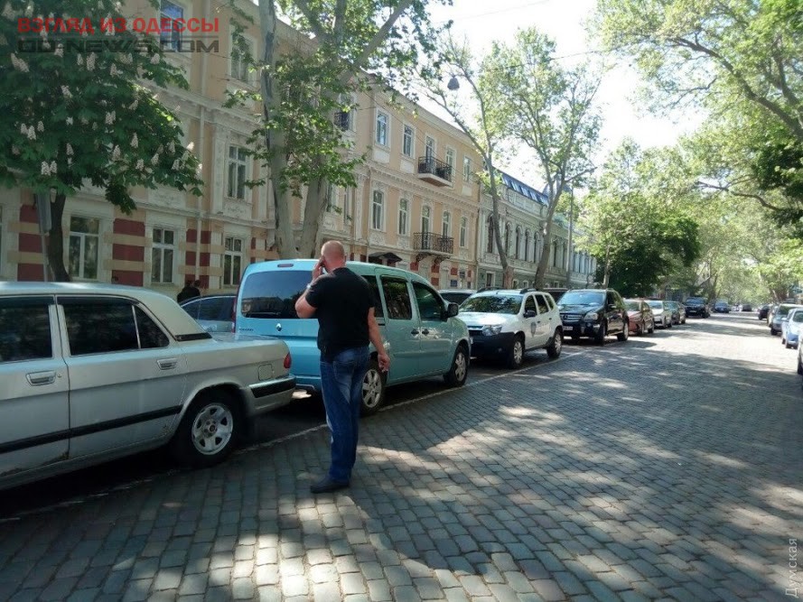 Как в Одессе ставят машины автохамы