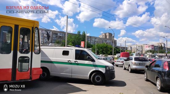 В Одессе произошла авария с инкассаторской машиной