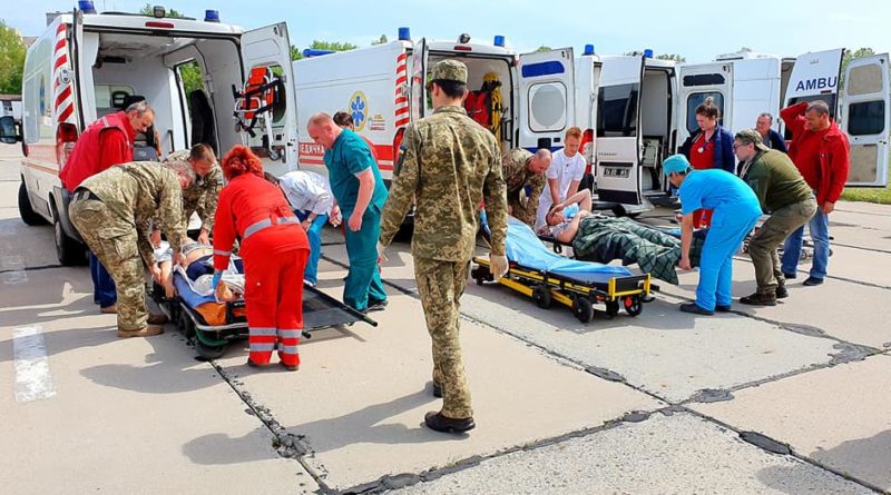 В Одессу прибыл борт с раненными бойцами: много тяжёлых