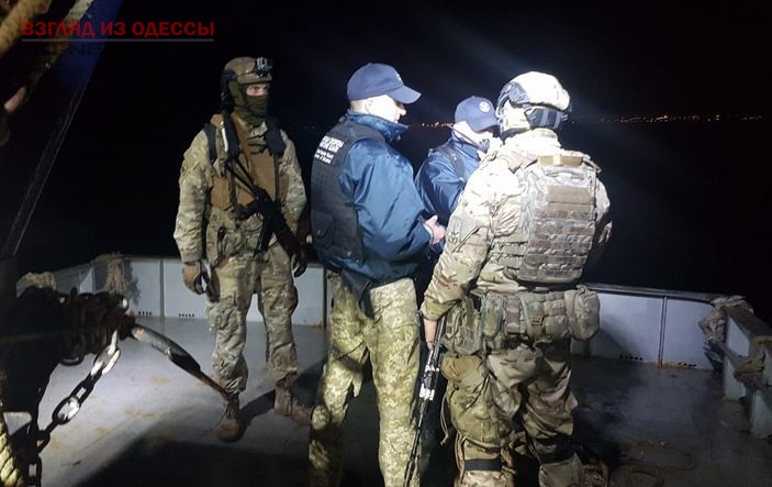 Под Одессой задержали три турецких шхуны