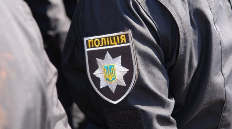 В Одессе правоохранители заставили бездомных убрать за собой