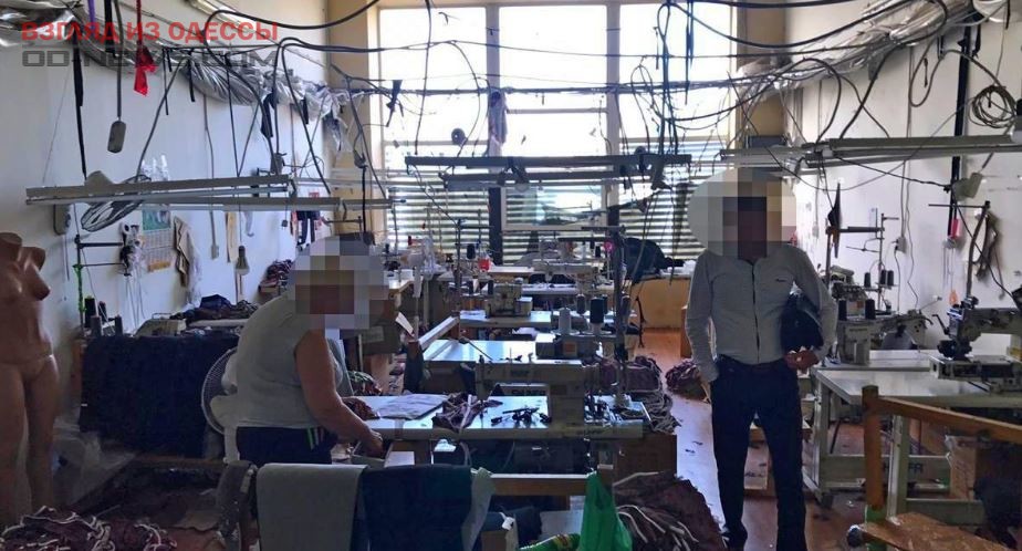 В Одессе закрыли цех по пошиву «брендовой» одежды