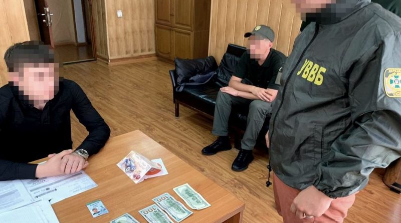 В Одесском аэропорту за взятку задержали иностранца