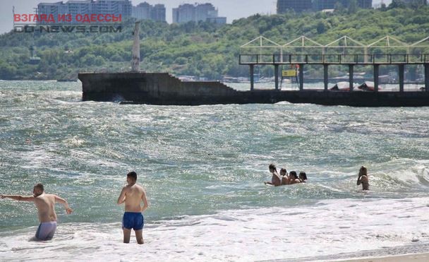 Одесситам объявили, что вода на некоторых пляжах не соответствует нормам