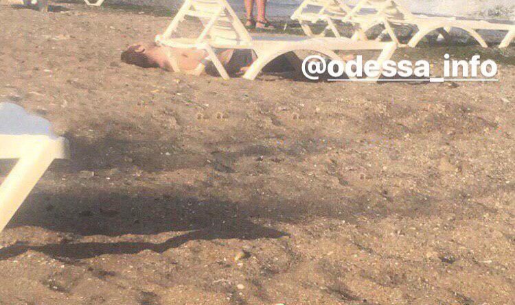 В Одессе на пляже найден бездыханный мужчина
