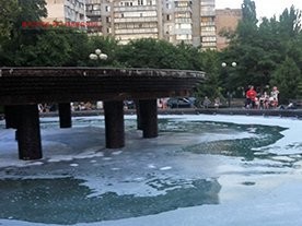 Опубликовано видео о том, как и кто испортил воду в одесском фонтане