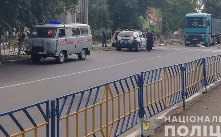 В Одесской области женщина погибла под колесами грузовика