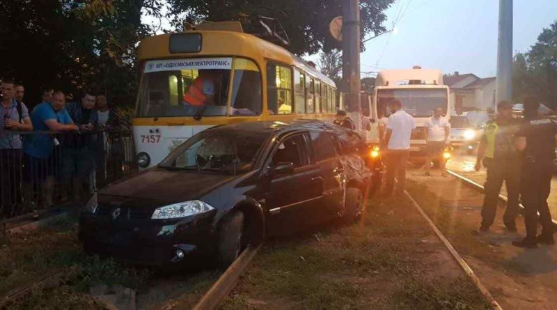 В Одессе в результате ДТП пострадали три человека