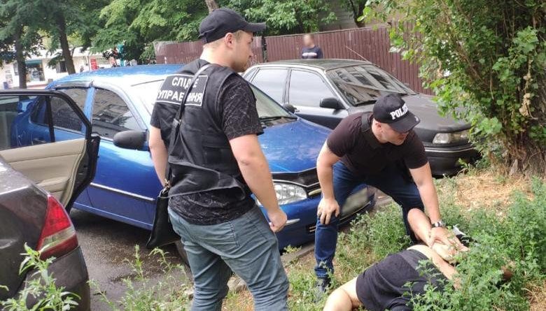 В Одессе задержали иностранцев, вымогавших деньги