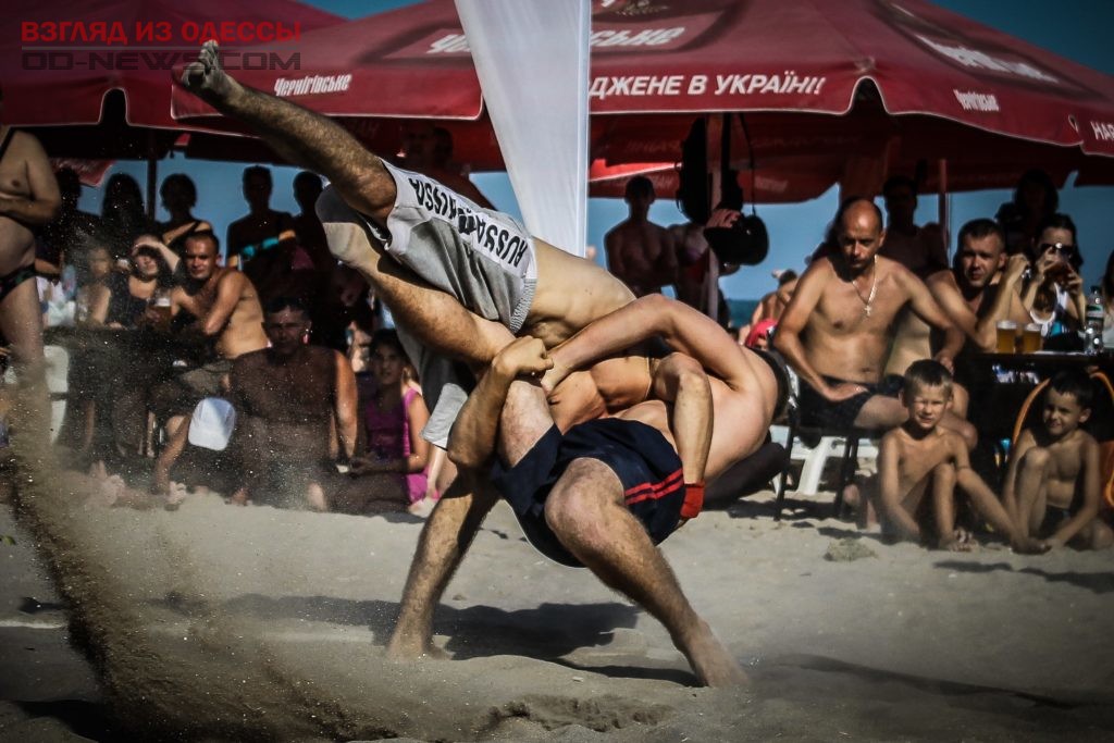 В Одессе состоится пляжная мужская борьба среди мужчин