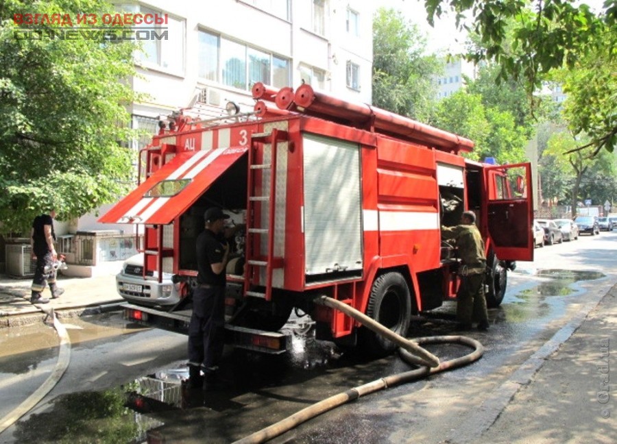 В Одессе в пожаре на Дюковской пострадала женщина