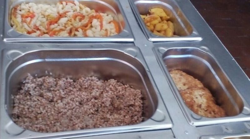 Учеников в школах Одессы кормят разнообразно и вкусно