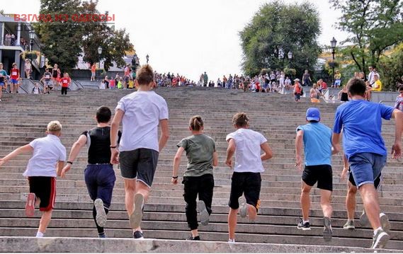 В Одессе пробежали по Потемкинской лестнице на скорость