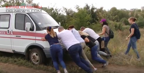 Под Одессой "скорая" помощь заглохла, спасая пациента