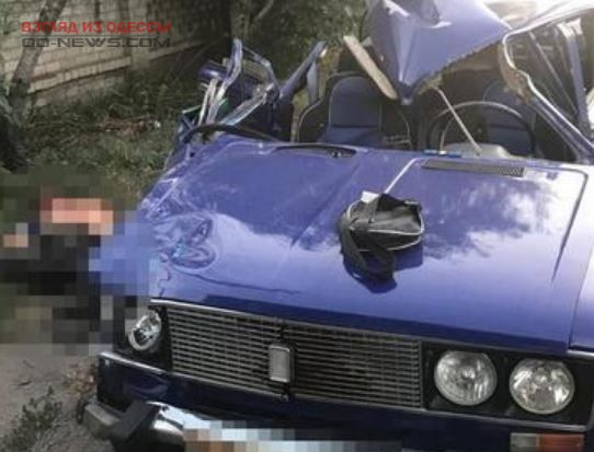 В Одесской области ВАЗ врезался в грузовик
