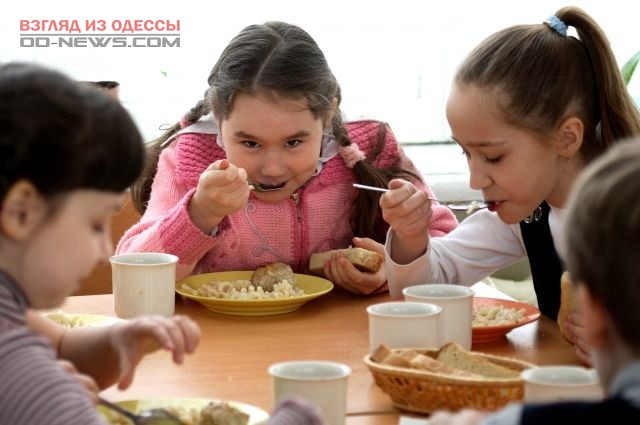 В Одессе занялись поиском нового поставщика еды для школ Суворовского района