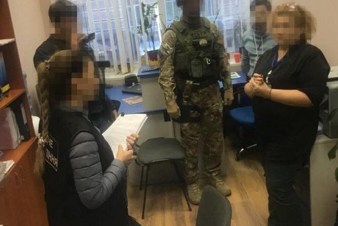 В Одессе за взятки задержали работницу учебного центра
