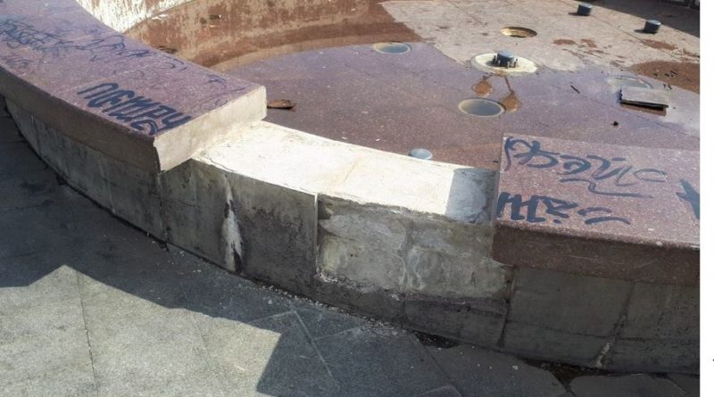 В Одессе поврежден ещё один уличный фонтан