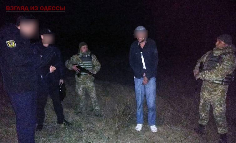 В Одесской области нарушитель границы напал на пограничника с ножом